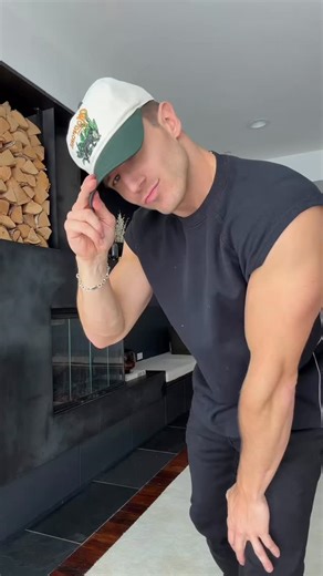 Sam Cushing | How’s the fit? ✅ #menstyle #fitcheck | Instagram