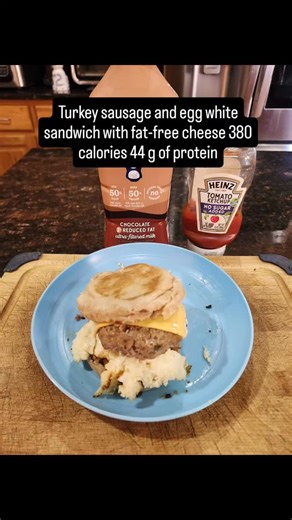 Turkey sausage and egg white sandwich with some fat-free cheese 380 calories 44 g of protein | My Keto Diet Lifestyle