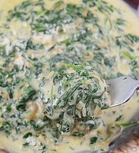 35K views · 512 reactions | OUR RECIPE: https://www.willcookforsmiles.com/creamed-spinach/ Creamed Spinach is a classic side dish featuring fresh spinach, shallots, garlic, and the most decadent creamy sauce made with cream cheese, parmesan, and mozzarella cheeses! This easy recipe only takes about 20 minutes from start to finish and it perfectly compliments so many main dishes. | Will Cook For Smiles | Facebook