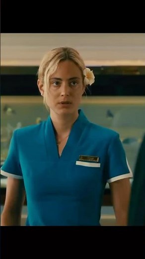 Découvre l’entretien avec Nora Arnezeder pour HELL IN PARADISE