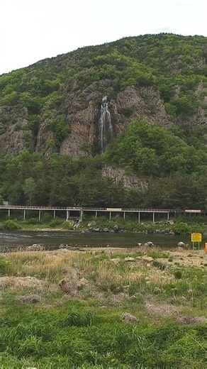Wongol Artificial Waterfall is an even more stunning sight in person. Recommended travel course i...