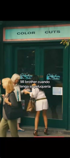 Mi Brother y su Nueva Peluquería: Humor en Acción