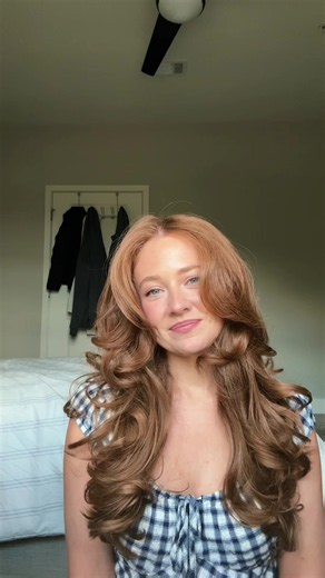 Full Hair Tutorial: Get Redhead Blowout Volume