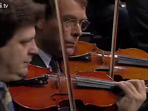 [BIRTHDAY]🎂✨ If we can only properly celebrate Gioachino Rossini's birthday once every four years, we'd better do it right! Pay tribute to one of the greatest opera composers in history, born on February 29, 1792, by revisiting one of his most famous works: the William Tell Overture, performed by the Berliner Philharmoniker and maestro Claudio Abbado! 🎂✨ https://bit.ly/3TcUgop | medici.tv