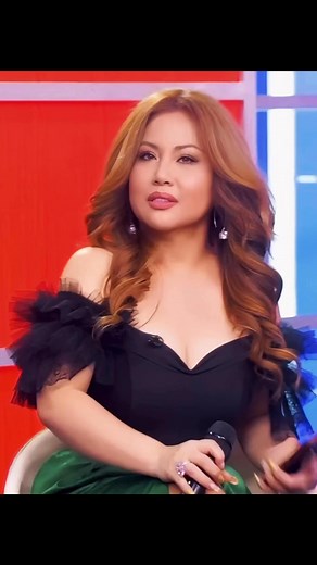 Trang phục đầu tiên của Minh Tuyết trên Paris By Night là do anh Tường Khuê thiết kế #parisbynight #MinhTuyet | Hội những người yêu thích Thuý Nga - Paris By Night