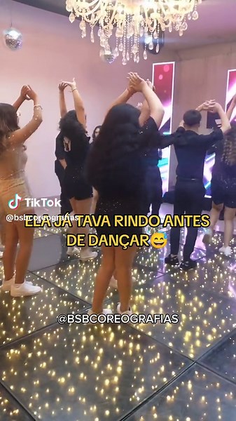 A Dança e Alegria na Festa de 15 Anos