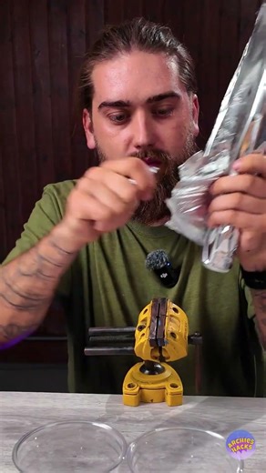 This Chemistry Trick Makes REAL Electricity 🤯🧪 #WeirdScience #ViralHack