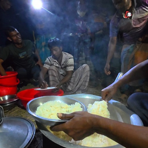 352K views · 6.8K reactions | তাদের রাতের খাবার - লাইন ধরে খেতে বসেছে সবাই | Sky Documentary | Facebook