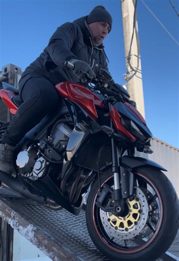 Kawasaki Z1000 2015 Motorcycle Review and Overview