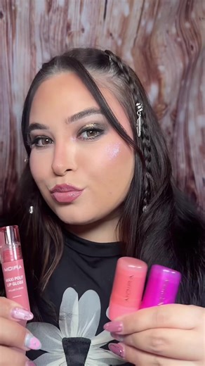 @moiracosmetics Icy Glow Jelly Sticks in 003 Peach Sour and 006 in Gummy Grape ✨💖 Maxi Pout Lip Gloss 007 Blisskiss 💄 Use code NIKOLEMAKEUP15 for 15% off #makeuplooks #makeuptutorial #glitter #makeup #creatorsearchinsights