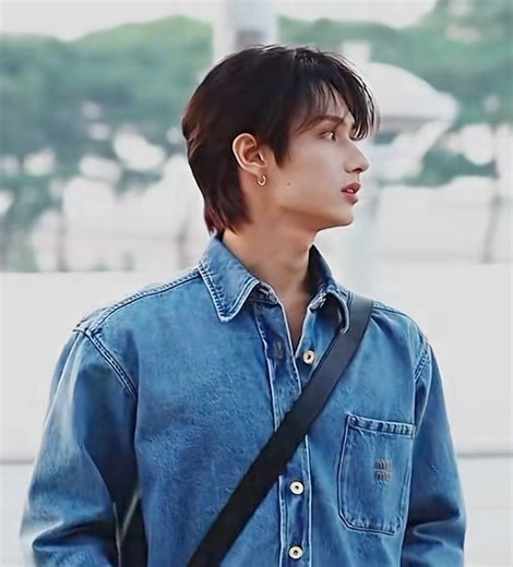 wen junhui with this song omg — #seventeen #wenjunhui #kpop #kpopedit #kpopidol