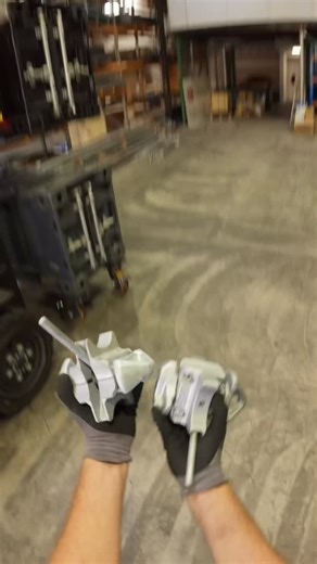 All Things Containers on Instagram: "Manual double stacking twist locks are used for the safe and secure vertical stacking of shipping containers. They are engineered with two back-to-back connector cones and one locking mechanism. The top twist lock cone fits into a container corner casting on the top container while the lower twistlock cone secures into a container block on the lower container. This design ensures the secure vertical connection of two shipping containers."