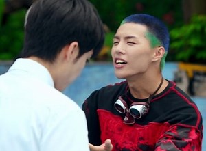 Simon故意设圈套 阿布失去滑板