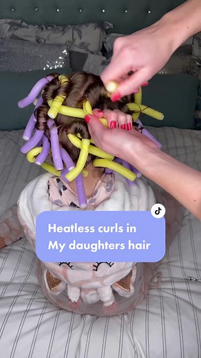 Heatless curls with foam rods part 1 #curltok #curytok #heatlesscurls #wavycurly #heatlesscurlstutorial #curlyhair #heatlesscurl #heatlesscurlsovernight