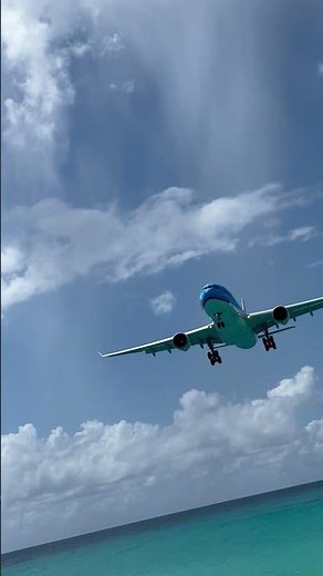 Smooth landing at Sint Maarten! ✈️ KLM bringing you closer to paradise. 🌴Photo: @ninavikan (IG)