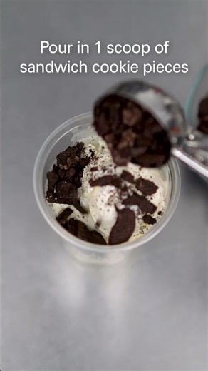 Frozen Treat with Sandwich Cookies Mix-ins | Hamilton Beach Commercial® | MixStation™ HMD1000