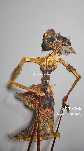 Wayang Kulit Gleyong/Srimpen Performance