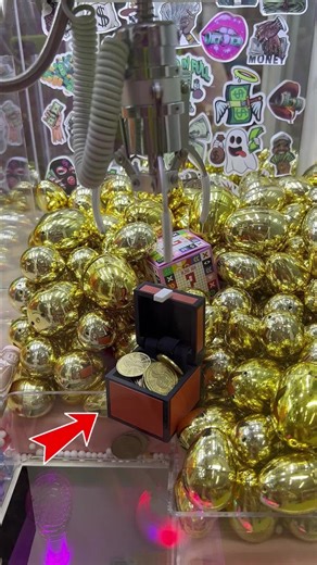 What treasure is hidden inside the claw machine?! Part 45 #arcade #clawmachine #prize