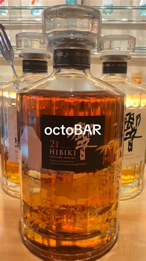 NAREERAT* on Instagram: "I love this place the most. Sipping arts ✨🤍💚 Edokiriko is a traditional Japanese cut glass craft from the Edo period, known for its intricate hand-cut geometric patterns and refined craftsmanship. 📍https://maps.app.goo.gl/2kEhy6L2yBU4jZva9?g_st=ic #craftmanship #japan #art #bar #culture"