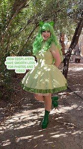 Are you a lizard? 🦎👀 Jokes aside, don’t let the internet fool you. Most cosplayers are wearing matching tights to give this illusion. You totally don’t need them but if you were curious how this look is achieved, now you know! Also, these tights were sent to me by @snagtights ! It was so sweet of them to send these. I always need new ones and I’m so excited to see how these last compared to my dance tights I use. #cosplay #cosplaytutorial #cosplaytips #pokemoncosplay #cosplaytutorials #pokemon