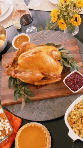 Don't lift a finger this Thanksgiving because we got you! Order your entire Thanksgiving meal or items à la carte now through November 24! 🦃 🎉 | Boston Market