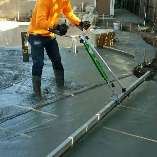 Lightweight Rattle Screed
