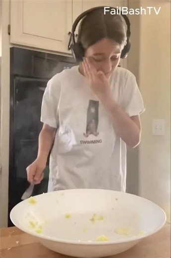 😂 Ultimate Female Fails 2025 | Girls’ Funniest Oops Moments #viral #bloopers #giggles #epicfails