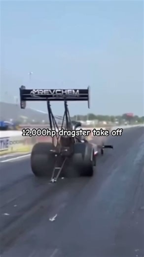 12,000hp dragster take off