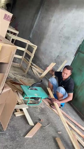 Bingung paket packing kayu? Langsung aja datang ke JNT CARGO KANIGORO , siap menerima paket besarmu boloo #jntcargojatim #paketpackingkayublitar #jntcargokanigoro #blt24jam