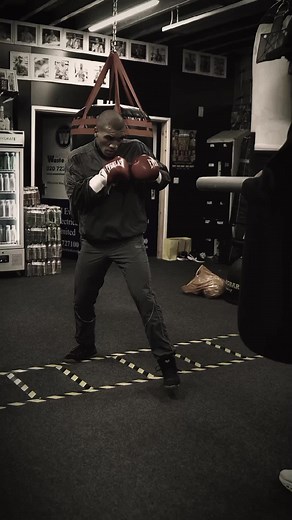 Exciting Boxing Challenge: Last One for 10 Seconds!