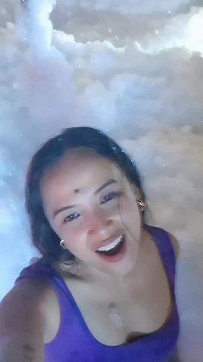 111 reactions · 4 comments | Feeling nasa music video yan sya. | Lesly Sim | Facebook