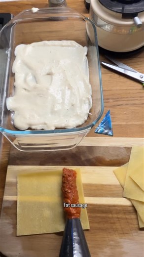 Lottie Bedlow on Instagram: "Humpday Meal: ‘nduja cannelloni I’m not convinced that what I’ve made here isn’t just an unnecessarily difficult lasagne but there’s something nostalgic about the tubes for me, even if I couldn’t find the dried versions ANYWHERE. The ragu does take time; I cooked mine for an hour to get a real depth of flavour so maybe save this one for a weekend when you can be arsed. For the ragu - 250g pork mince - 250g beef mince - 70g pack of nduja - 1 brown onion - 1 stick cele