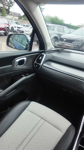 This 2024 Kia Sorento is packed with premium features 🤏🏻