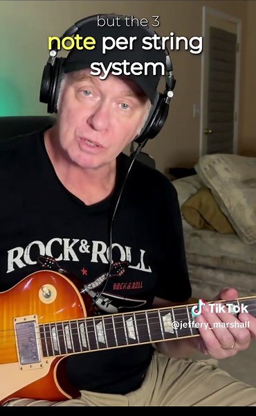 CAGED Guitar System vs 3 Note per String Technique