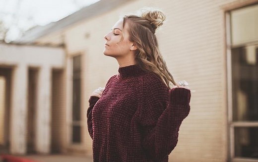 25 Splendid Half Up Half Down Bun Hairstyles for Women