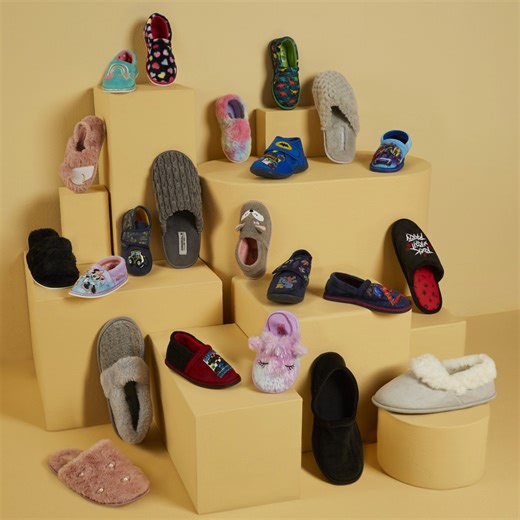 Slip into lazy Sunday vibes with slippers for the whole family - all at last year’s prices! 🤗💤 Younger kids fancy slippers 69.99 (sizes 3 - 1) - EDU87, EEM76 Younger kids stokies 49.99 (sizes 3 - 1) - ECF16, ECF17 Younger kids character stokies 69.99 (sizes 3 - 1) - EDU86, EDU84, EDY96, EDY88 Younger kids printed stokies 59.99 (sizes 3- 1) - EDU80, EDU82, ECQ36, EDY55, EDY49 Women fluffy stokies 89.99 (sizes 3 - 8) - EDG70, EDG68 Younger kids bootie slippers 69.99 (sizes 3 - 1) - EDZ01, EDZ02 