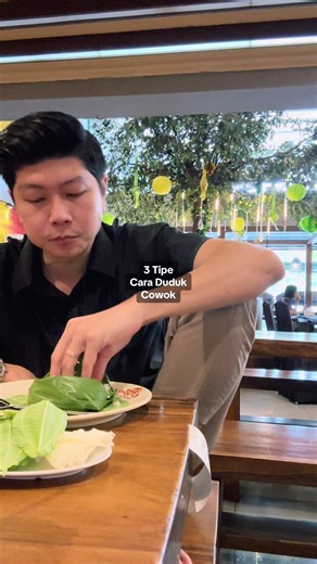 3 Tipe Cara Duduk Cowok: Tandanya Apa?