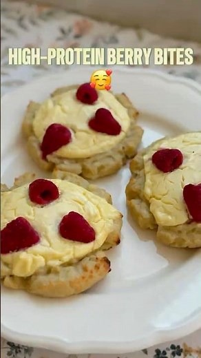 The dreamiest 4-ingredient cream cheese & raspberry tarts ✨