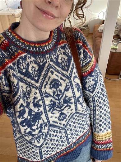 Still in love with my #lillehammersweater 💕 Pattern: #olgenser Yarn: #lanolinwool by daleyarn #knitinspo #vintageknits