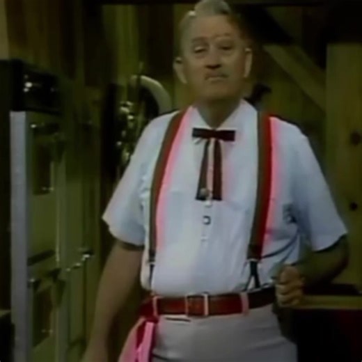 2.2M views · 52K reactions | "Here Comes The Bull!" - Louisiana Legend Justin Wilson Tells A Funny Duck Hunting Story閭 #hunting #oldschool #funny #story #duckhunting | Muddy Masters | Facebook