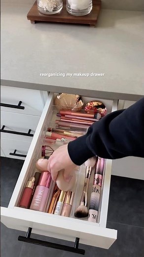 makeup organization made easy with the best drawer inserts #bathroomorganization #organizingideas