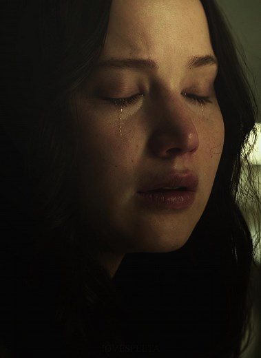 Katniss Everdeen's Emotional Moment in the Hunger Games