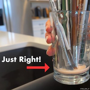 The BEST Makeup Brush Cleaning Routine | Clean That Up