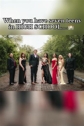 They may be young, dumb, broke high school kids but they are STUNNING 🤩 #model #modeling #newyork #runway