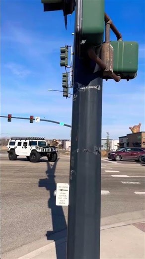 H1 Hummer really cool custom stuff on it, including the wheels ￼