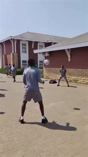 @ A S O & WURALAND (@semiuolalere)’s videos with Issa Goal (feat. Lil Kesh and Olamide) - Naira Marley