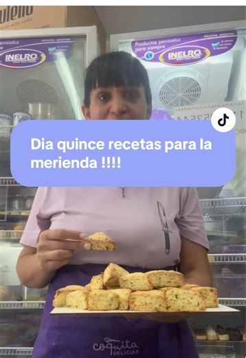 Scons dé Ciboulette Harina (0000) 380g, Manteca fría en cubos 140g, queso crema 240g, 2 cucharaditas de sal, 5 cucharaditas polvo honear, 2 cucharaditas pimienta blanca, 1/2 taza ciboulette , 100g de queso duro ( yo use parmesano) Horno precalentado 180grados por 15 minutos Si los haces contame !!!!! Gracias Coquita✨🫶🏻 #merienda #recetasfaciles #scones #pasteleria #recetastiktok