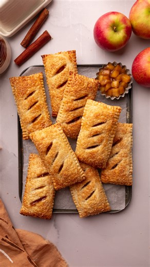 These apple hand pies are an easy homemade upgrade of a popular takeaway classic! Flaky, golden puff pastry by Borg's Craft wraps an *extra juicy* apple pie filling. They’re perfect on their own or with a generous scoop of ice cream! I'm running a giveaway with Borg's Craft over on Instagram where they're giving away a prize every day in July - make sure you check it out! Recipe in comments x | Rainbow Nourishments