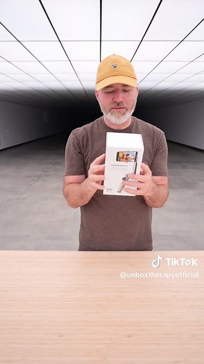 The New iPhone Accessory with AI Tracking Stabilizer and Subject Tracking