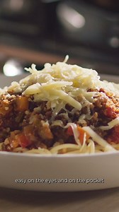 Happy Wednesday, and happy cooking with chef Tom Kerridge! 👨‍🍳 At less than £2 per person, you NEED to try Tom’s never-fail mince with spaghetti, a garlicky crumb and oodles of grated cheddar. 🍝🧀 It’s just one of his all taste, less waste meals from our new Remarksable Value meal planner! Watch the video for the full recipe, and click here for the planner, plus Tom’s tip on how to transform leftover mince. 🙌 https://bit.ly/3uYMCS1 | Marks and Spencer